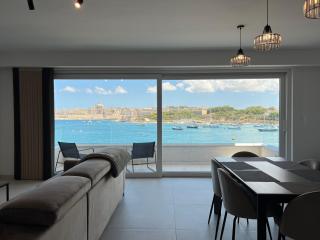 Sea View Modern Apartment - 0