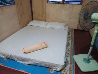 Karen Tibura Homestay - - 8
