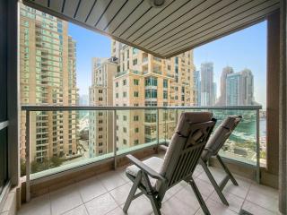 Sleek and Spacious 2BR at Dubai Marina, Near Beach - 6