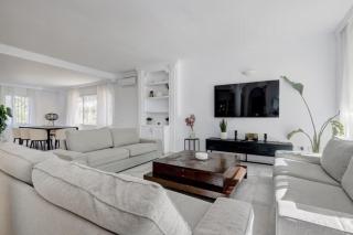 Stunning 5 Bedroom Villa in Puerto Banus with Pool - Marbella - 7