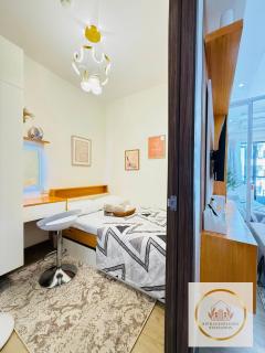 Walk to SM Mall, Near Airport, Disney plus, Netflix, Karaoke, WiFi - 4