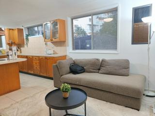 Queen Room in Carlingford near Shops and Station - NC4 - Stanwell Park - 1
