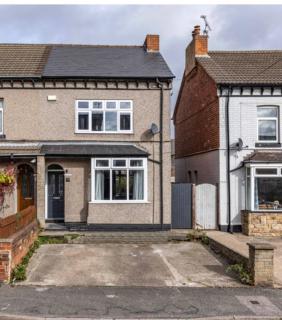 Large 3 Bed in Mansfield - Entire House - 1