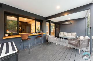 Spacious Family Home with Pool in Pennant Hills - Pennant Hills - 9