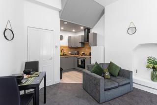 Sleek Canalside Stay in Edinburgh - Edinburgh - 0