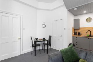 Sleek Canalside Stay in Edinburgh - Edinburgh - 9