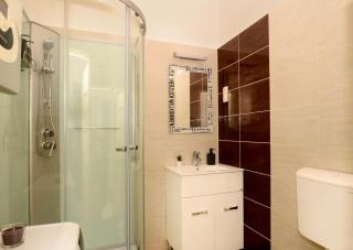 Big 3BR BathR Residence w AC at Gozsdu Central - Budapest - 9