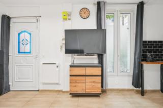 Beautiful renovated studio metro - 9