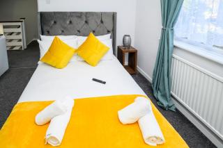 Luxury 3-Bedrooms House With Parking - 1