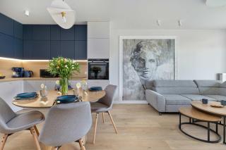 Bright Apartment Spadochroniarzy in Dziwnów with Parking & Pool by Noclegi Renters - Dziwnów - 0