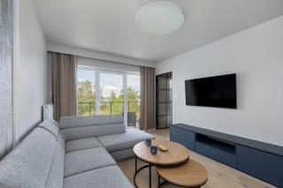 Bright Apartment Spadochroniarzy in Dziwnów with Parking & Pool by Noclegi Renters - 2