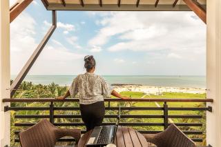 Beverly Beach Hotel & Transit - 7