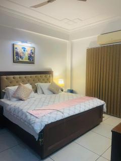 Luxury Room, Sector 137 Noida - Noida - 3