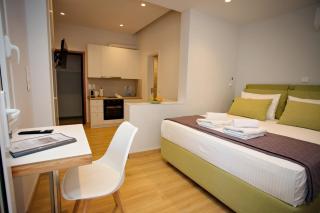 Emily in Athens - Central balconette flat with Starlink - Athen - 0