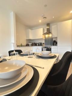 New Deluxe 2-BDR Apartment with FREE Parking - Nottingham - 4