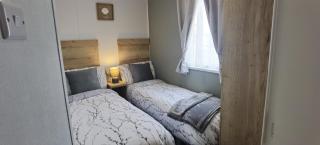 Big Boss Caravan-Camber Sands,Sleep 8, Free Wi-Fi, Netflix, Parking - Camber - 2