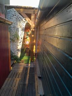 Chalet en bois dans le jardin chez l hôte accès piscine - 1
