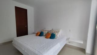 Amplio y cómodo apto para 6 a Max 12 personas con piscina privada en Laguna Club - 1