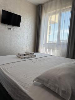 Spacious 2 Bedroom Apartment - 5