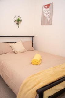 Steam Dream Town centre stay - Swindon - 9