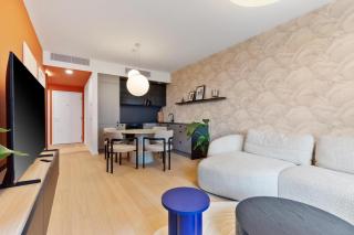 SkyPark Apartment with City Views Free Parking - Nivy - 2