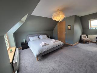 2 Bed House - free parking, short walk to centre - South Kessock - 5