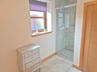 2 Bed House - free parking, short walk to centre - South Kessock - 1