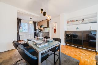 The Green Corner Apartment With Balcony - Happy Rentals - 8
