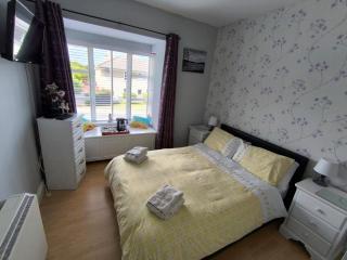HomefromHome - - 0