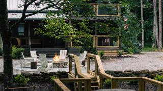 Riverstone Cottage A Cozy Riverfront Retreat - 2