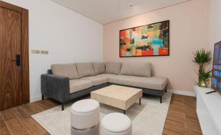 Cozy 1-BR Apartment in Almughrizat - 0