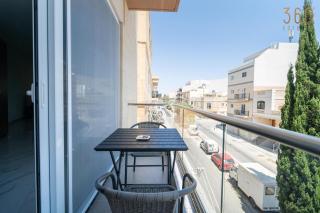 Spacious 1BR home with comfortable bed with WIFI & AC - - 3