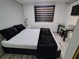 casa entera con estacionamiento - 9