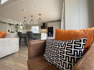 Sandbanks 2 bed Lodge - L2 - Brynteg - 3