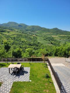 Bujtina Oda Qosja Guest house - Elbasan - 0