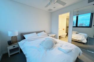 Cloud9 CITY VIEW large resort style apartment - Brisbane - 1