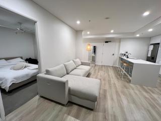 Cloud9 CITY VIEW large resort style apartment - Brisbane - 2