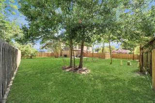 Luxury 4BR Katy Home Sleeps 10 with Game Room and Large Fenced Yard - 8