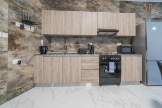 Spacious 1BR home with comfortable bed with WIFI & AC - - 7