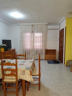 Cozy retreat with Green Terrace and Balcony Access - Torrevieja - 7