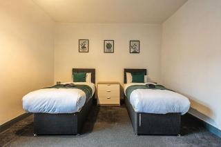 Eat, Stroll, Stay in a Spacious 4-Bed Home in Sheffield - Sheffield - 4