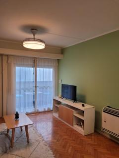 Departamento frente a Iglesia Catedral y Monumento a la Bandera - 1