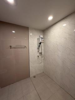 AVALYN Room Plus II - East Ville - Ban Hua Khao Sammuk - 6