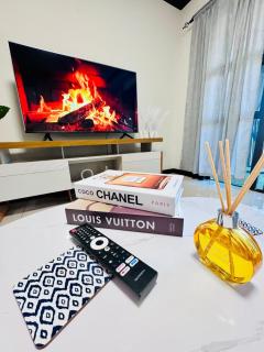 Luxury Lakeview Stay With Workspace - Midrand - 0