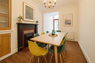 Large CityCentre Townhouse & Hot Tub, Pool Table and Offroad Parking - 7