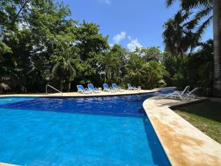 Modern Apartment with Private Terrace and Golf Course View, free parking in Puerto Aventuras - Puerto Aventuras - 9