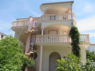 Gardenia Apartments - Pakoštane - 1