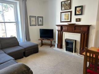 Apartment 4, Llewelyn Avenue - 8