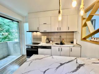 Spacious Two-Bedroom Apartment with Free Parking - Sarajevo - 6