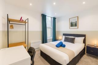 Duplex Apartment For Up to 13 Near City Centre - 9